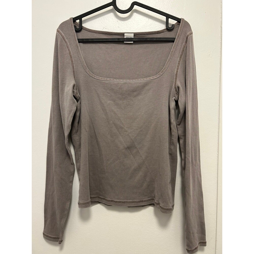 Aritzia Homestretch longsleeve shirt Size L Like new. grey taupe color.